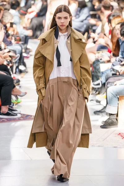 Look 12